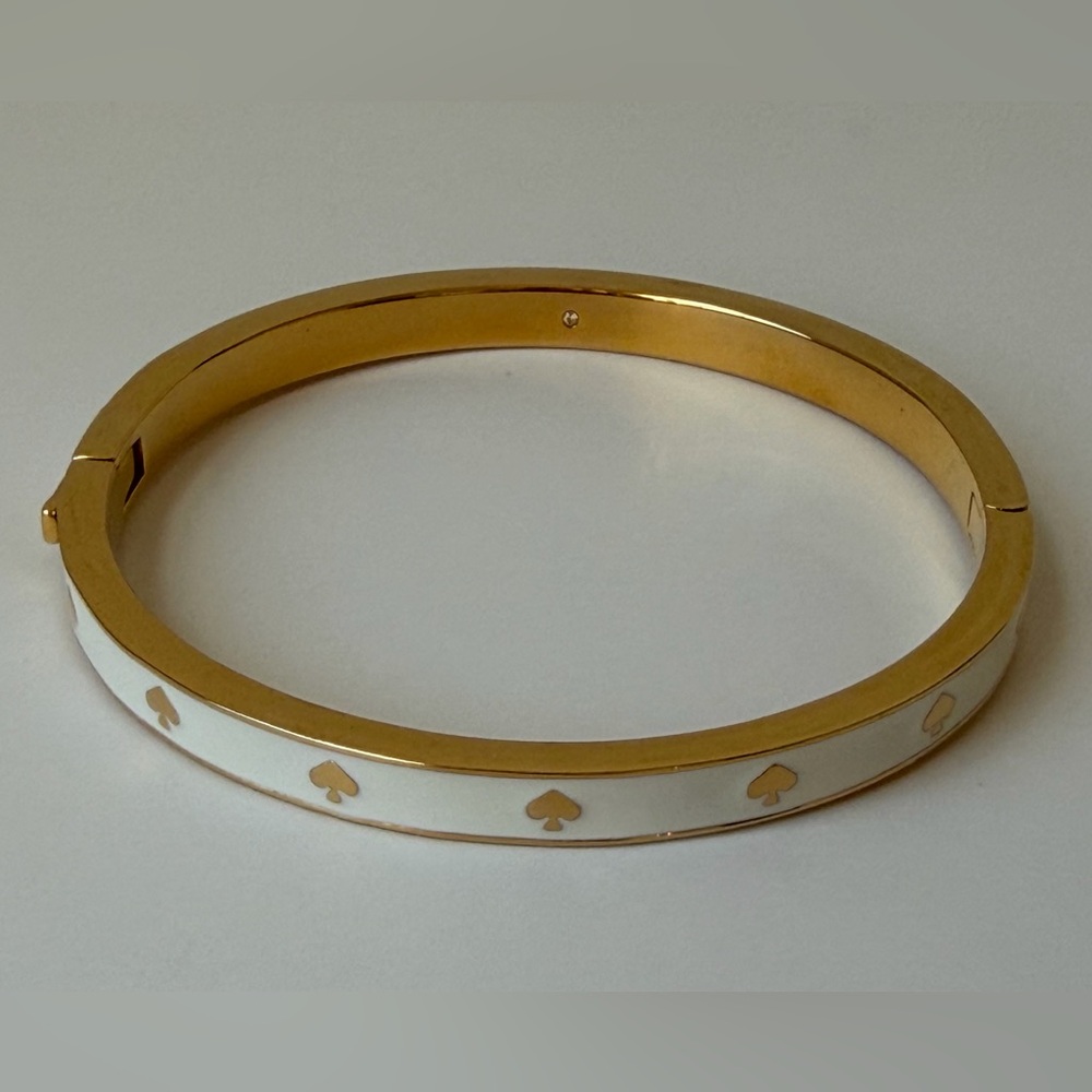 Kate Spade Spot The Spade Enamel Hinged Bangle Bracelet - White